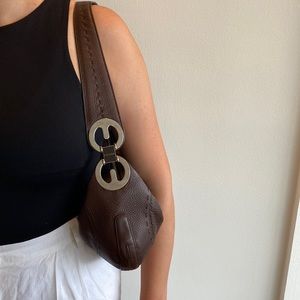 Escada Eluna Shoulder bag in chocolate brown calfskin leather with saddle stitch